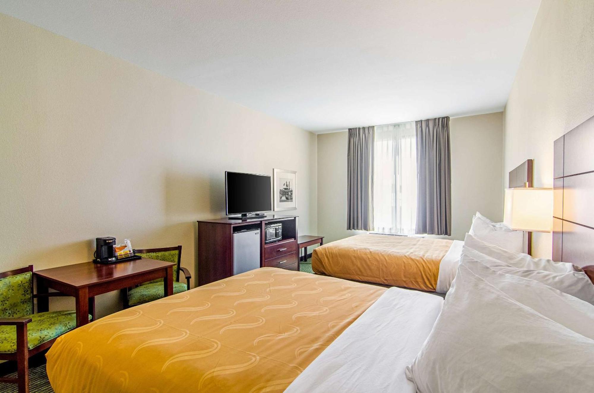 גונזלס Quality Inn & Suites Near Tanger Outlet Mall מראה חיצוני תמונה