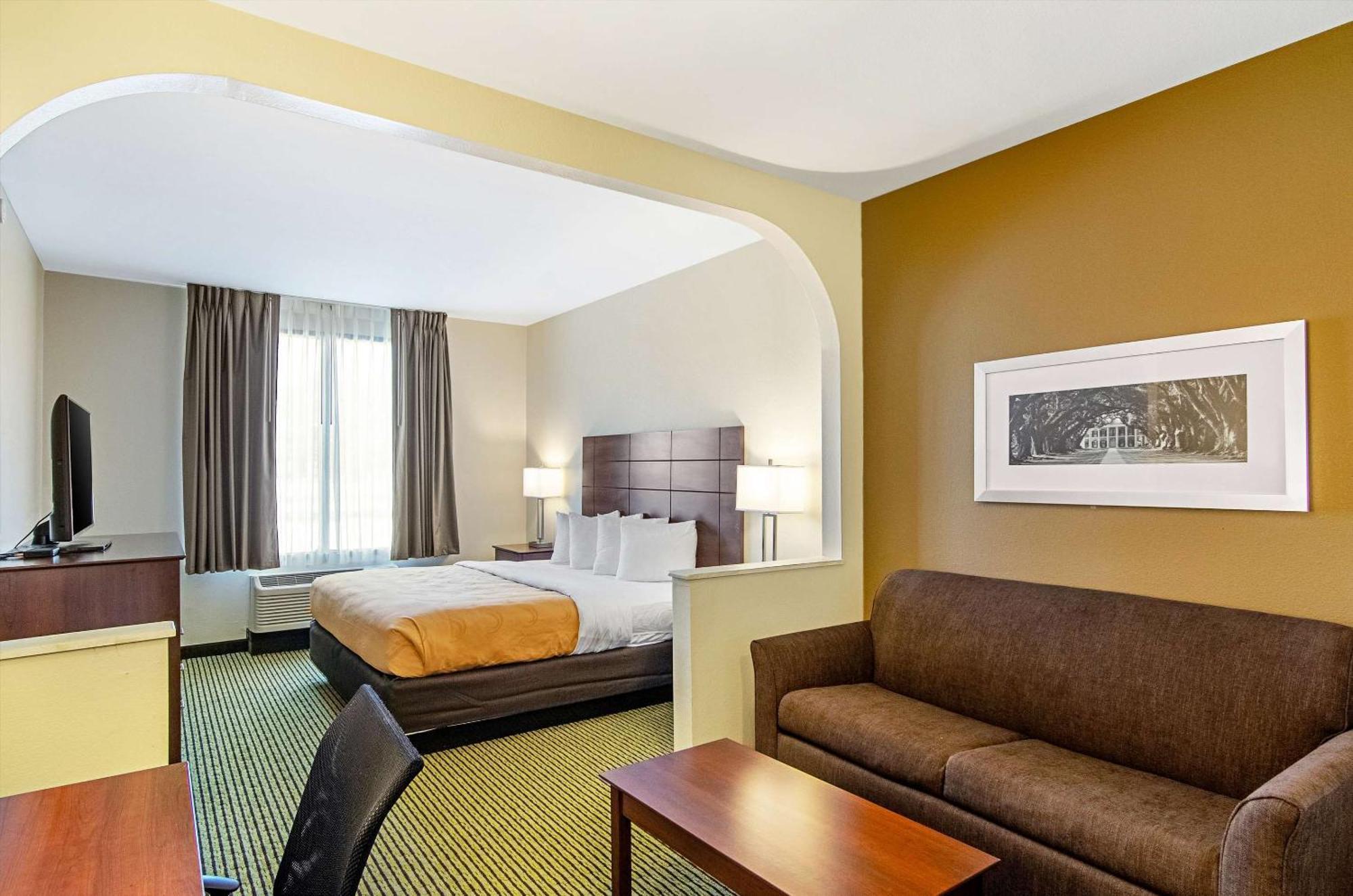 גונזלס Quality Inn & Suites Near Tanger Outlet Mall מראה חיצוני תמונה
