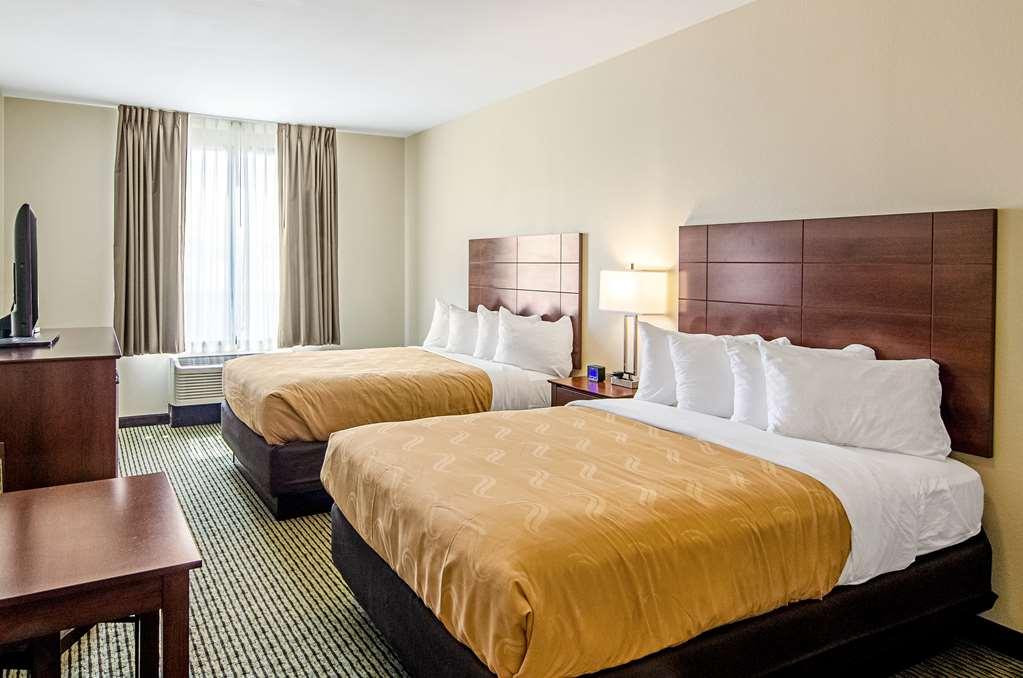גונזלס Quality Inn & Suites Near Tanger Outlet Mall חדר תמונה