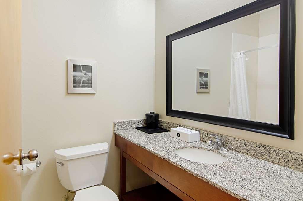 גונזלס Quality Inn & Suites Near Tanger Outlet Mall חדר תמונה
