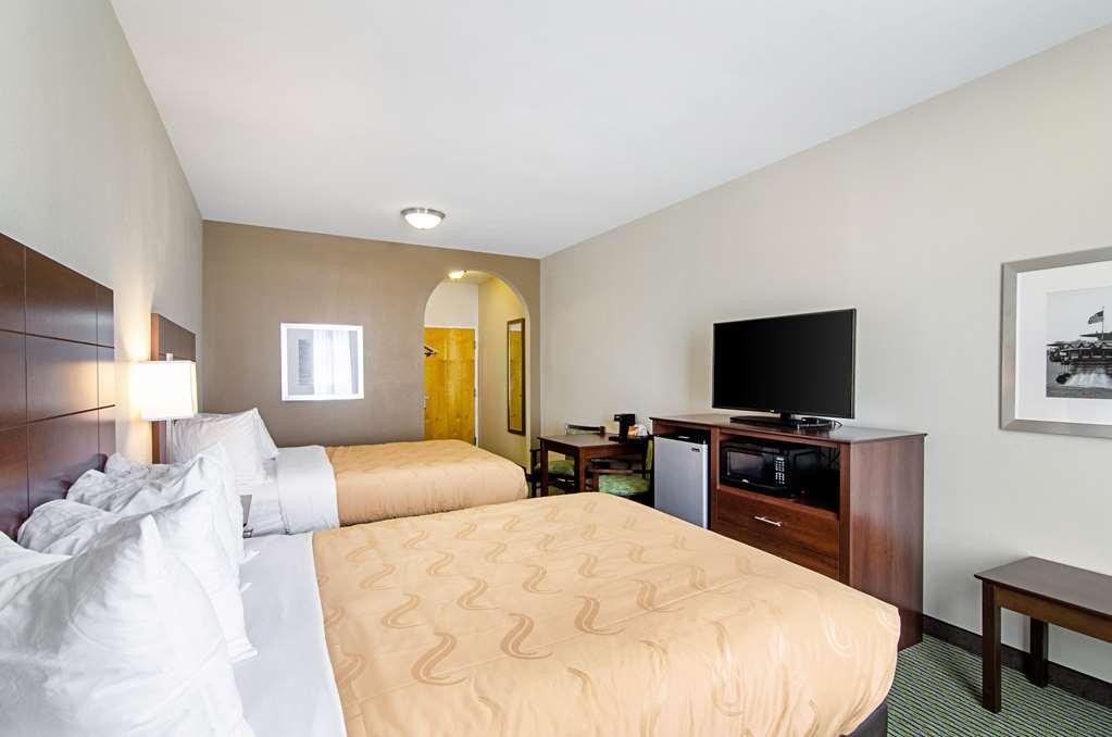 גונזלס Quality Inn & Suites Near Tanger Outlet Mall חדר תמונה