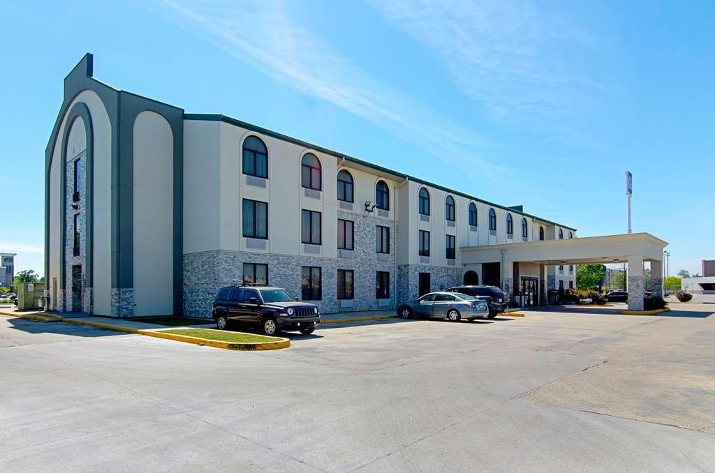 גונזלס Quality Inn & Suites Near Tanger Outlet Mall מראה חיצוני תמונה