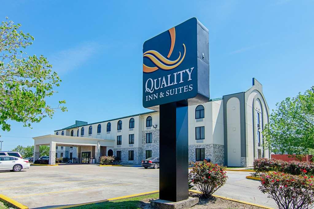 גונזלס Quality Inn & Suites Near Tanger Outlet Mall מראה חיצוני תמונה