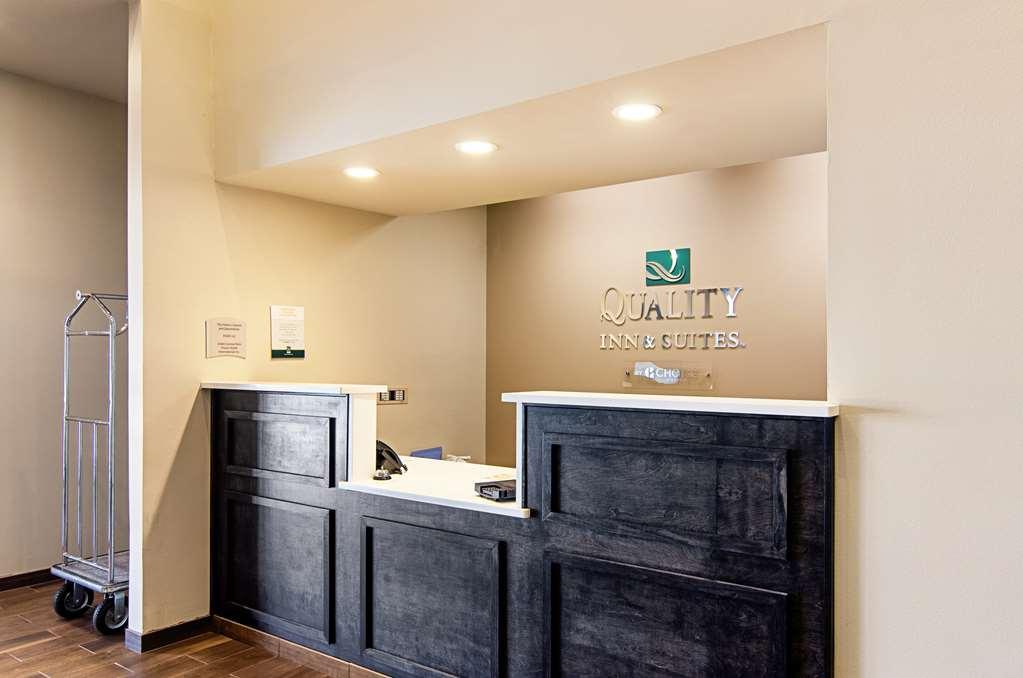 גונזלס Quality Inn & Suites Near Tanger Outlet Mall מראה פנימי תמונה